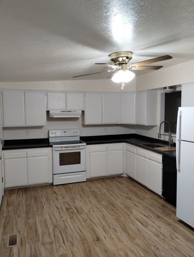Building Photo - Modern Upgrades in Prime West Valley City ...