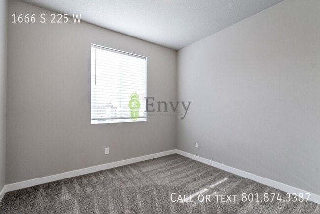 Building Photo - 1666 S 225 E