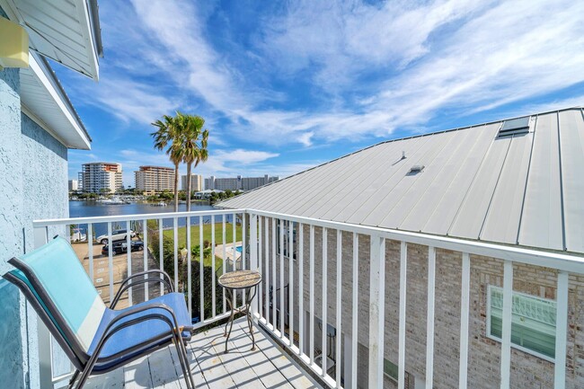 Building Photo - Charming 3-Story Townhome with Harbor View...