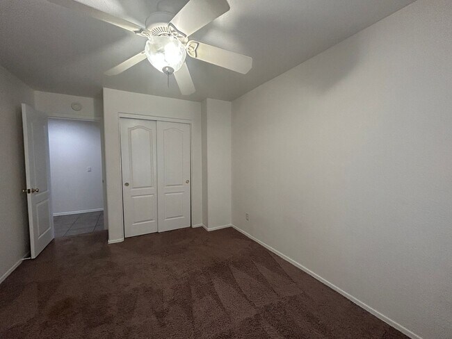 Building Photo - 3861 E Redfield Ct
