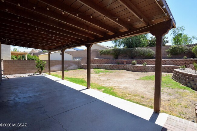 Building Photo - 10226 E Desert Eden Pl