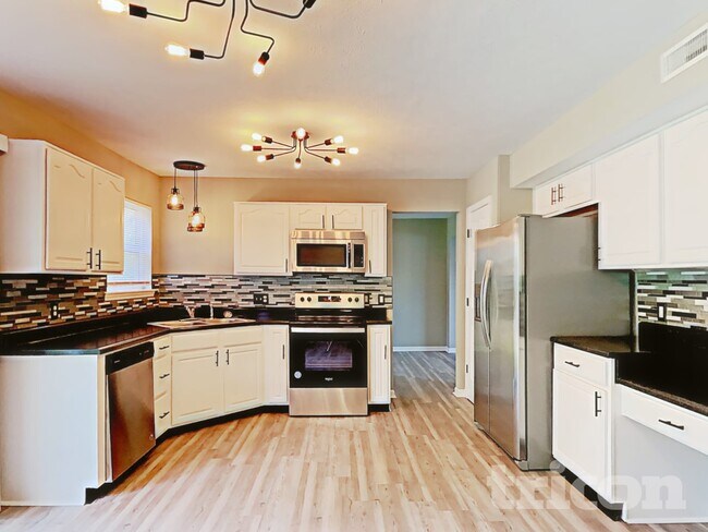 Building Photo - 3210 Crestwell Dr