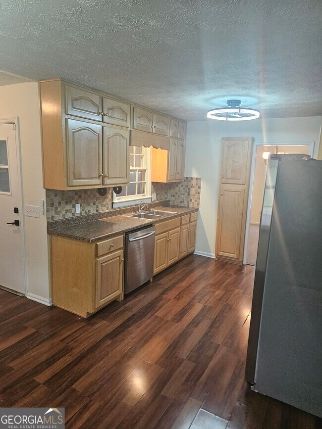 Building Photo - 1148 Marifran Dr SW