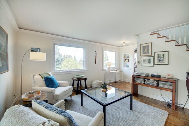 Building Photo - 3 bedroom 2.5 View Property Beach Access  ...