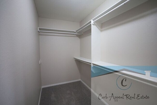 Building Photo - Move in special $900!! Beautiful 3 bed / 2 bath home - Nettleton!!