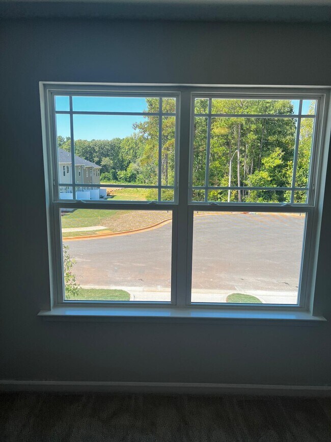 Building Photo - 168 Kobus Ct