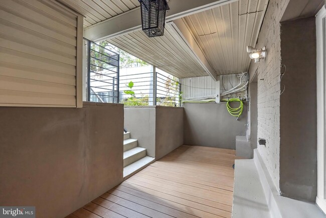 Building Photo - 2616 Garfield St NW