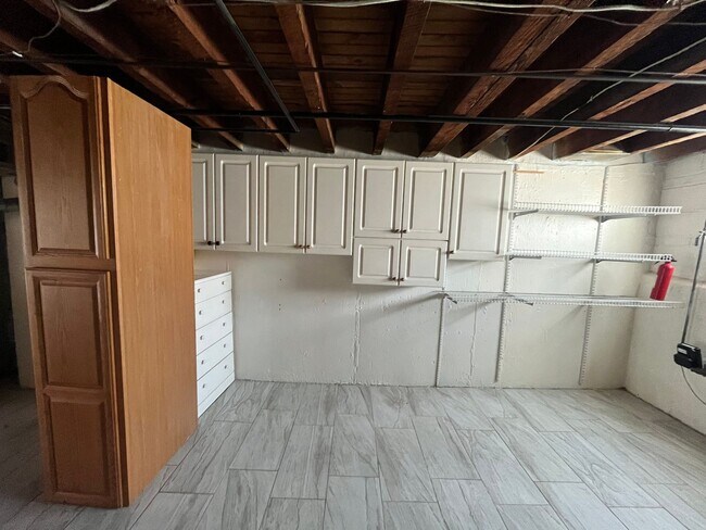 Building Photo - 3 bedroom 1 bath house