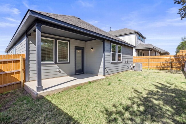 Building Photo - 305 Brooks Ranch Dr