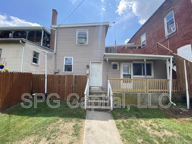 Building Photo - 239 E King St