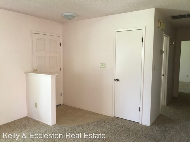Building Photo - 2 br, 2 bath House - 5909 Sunny Palms #16
