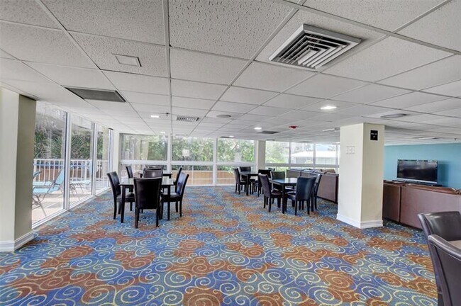 Building Photo - 1010 S Ocean Blvd