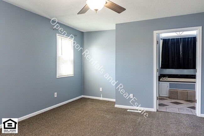 Building Photo - 8218 Fountainhead Dr