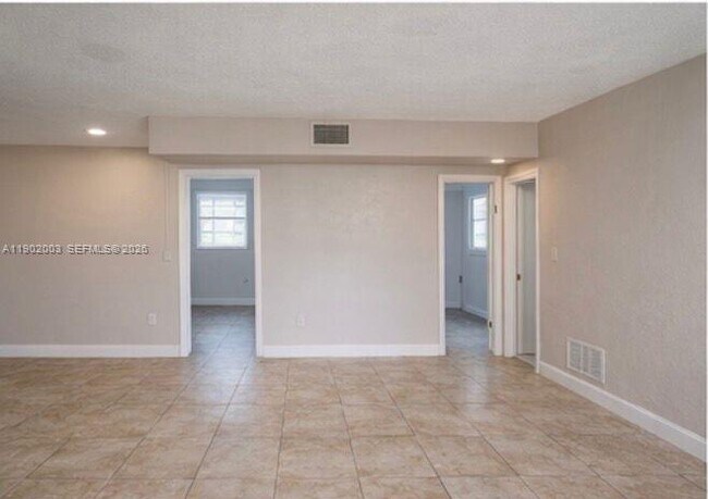 Building Photo - 12275 NE 19th Ave