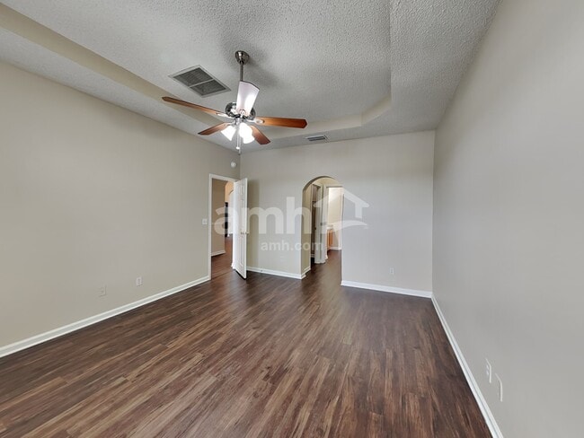 Building Photo - 2711 Salina Ct