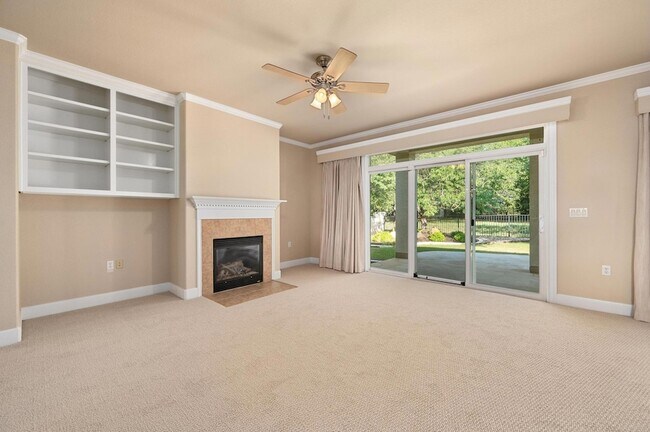 Building Photo - 216 Armstrong Dr