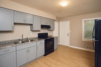 Building Photo - Nettie