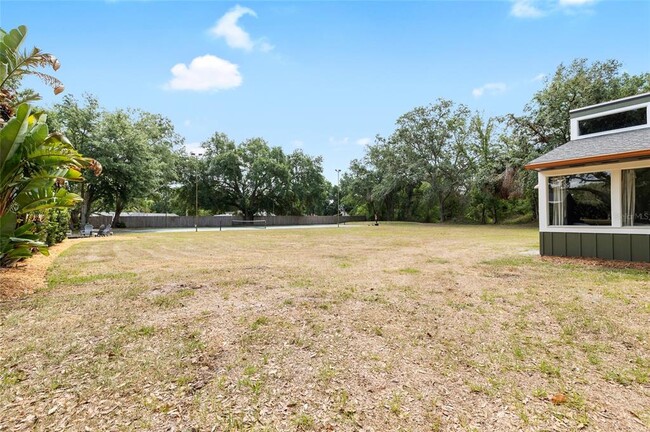 Building Photo - 6618 Country Club Rd