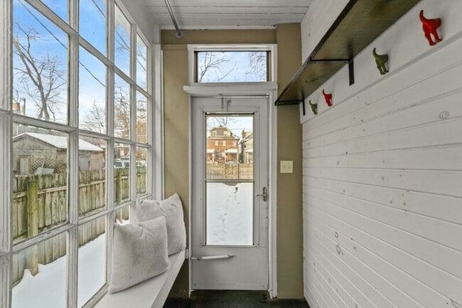 Building Photo - 1511 Hamlet St