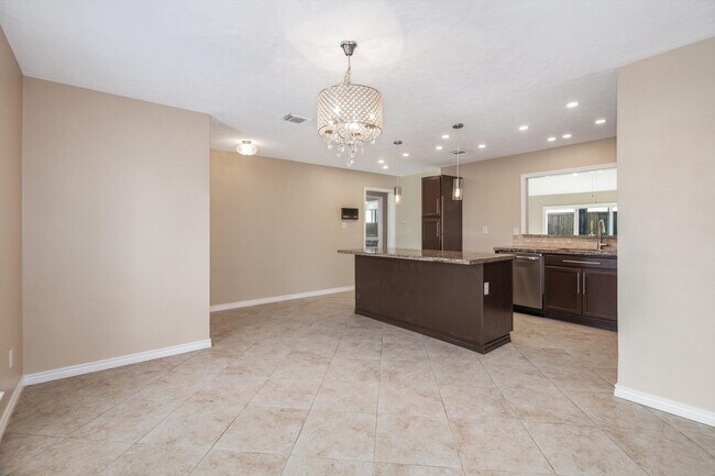 Building Photo - 7218 Foxway Ln