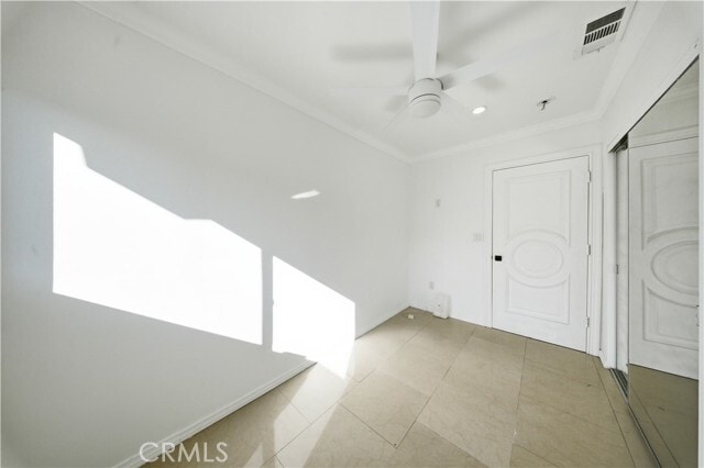 Building Photo - 6325 Marbrisa Ave