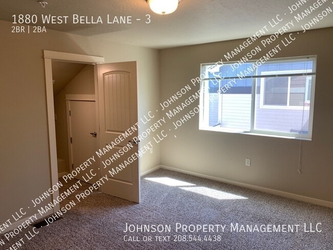 Building Photo - 1880 W Bella Ln