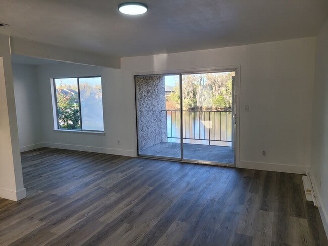 Building Photo - FOR RENT!! CUTE AND COZY 1 BEDROOM 1 BATHROOM WATER VIEW CONDO (MOVE IN SPECIAL)..