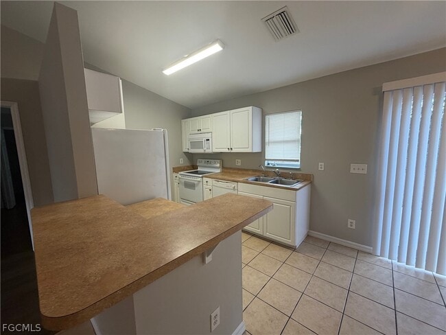 Building Photo - 4807 5th St W