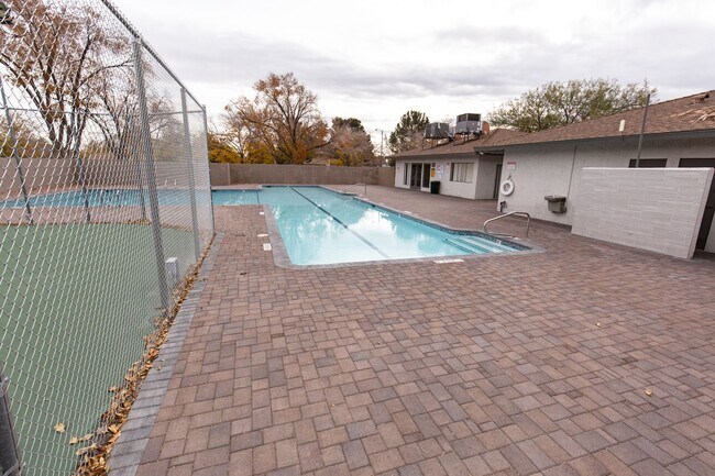 Building Photo - Remodeled two bedroom unit with two car carport near UNLV