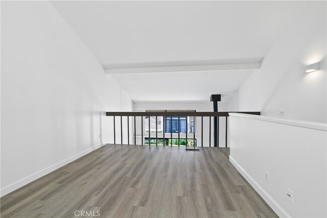 Building Photo - 80 Lakepines-