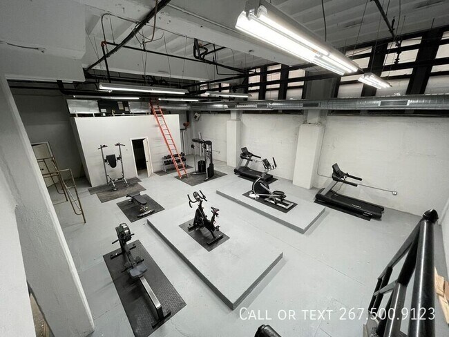 Building Photo - 1501 S. 17th-B112