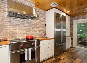 Building Photo - 1201 Tuckers Ln