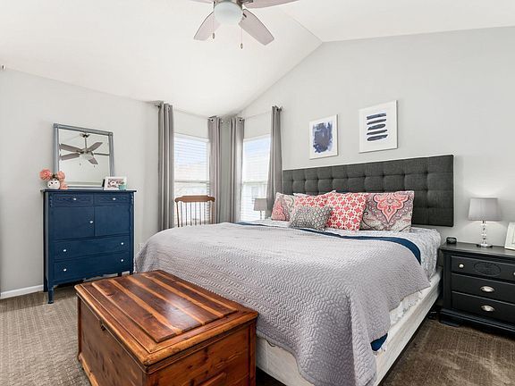 Master BR - 657 Grove Cir