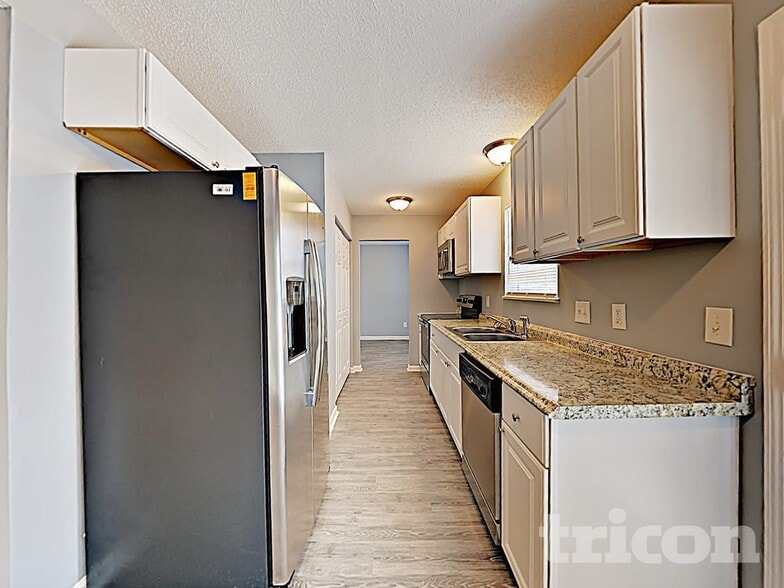 Building Photo - 313 Green Rose Rd