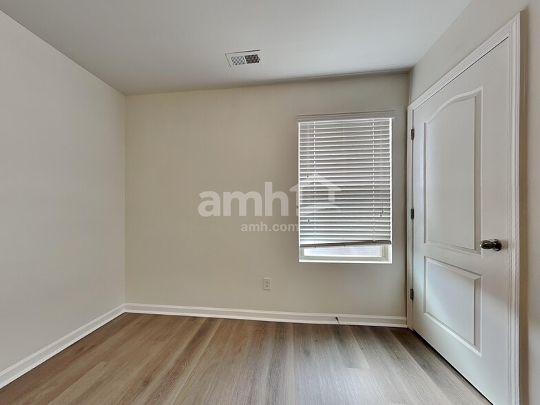 Building Photo - 15141 Taylor Ridge Ln