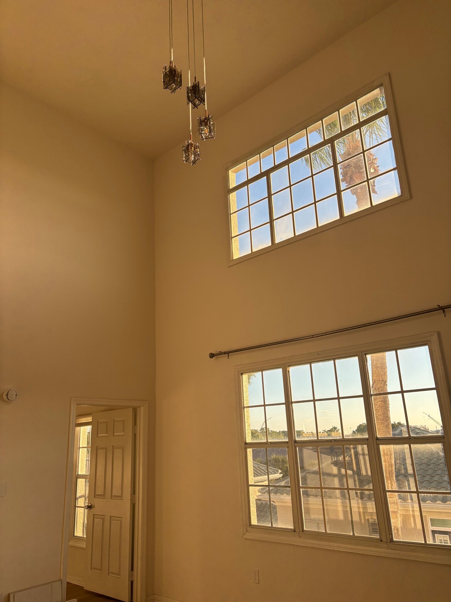 Building Photo - 501 Knights Run Ave