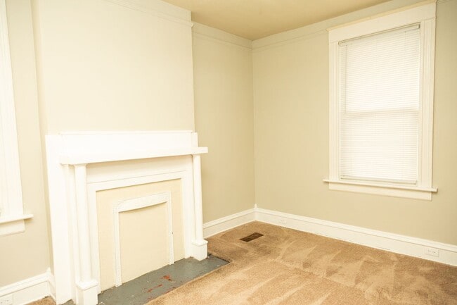 Building Photo - 8 S Granby St