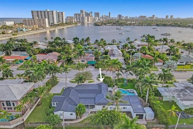 Building Photo - 725 Harrison St