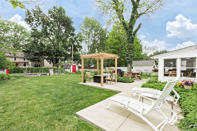 Building Photo - 8279 Westmoor Rd