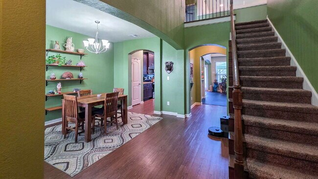 Building Photo - 2025 Stubbs Dr