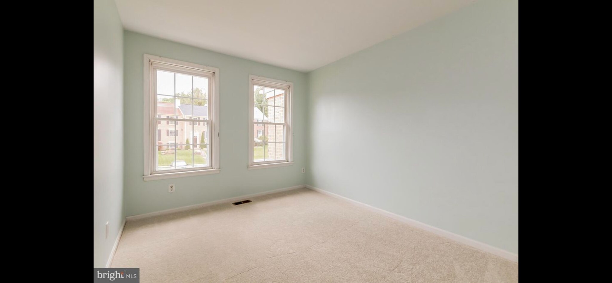 Building Photo - 10 Donagh Ct