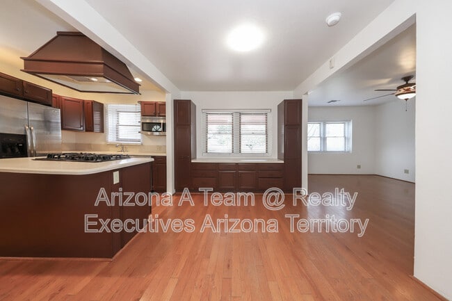 Building Photo - 1014 N 7th Ave