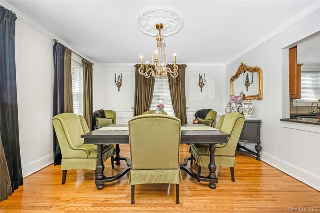 Building Photo - 312 Ellington Ave E