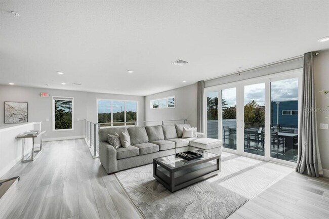 Building Photo - 7760 Sandy Ridge Dr