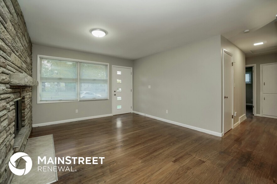 Building Photo - 414 E Clearview Ave