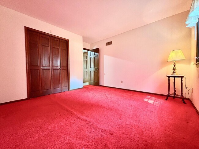 Building Photo - 21485 Wallen Dr