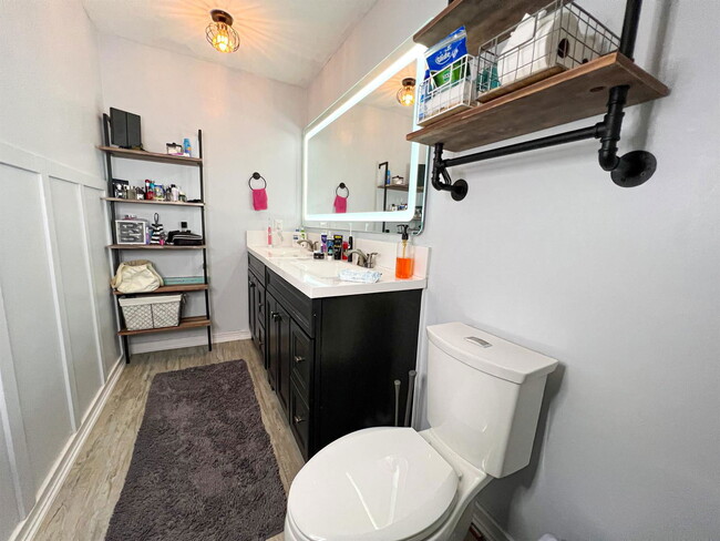 Building Photo - 8912 SW 6th St