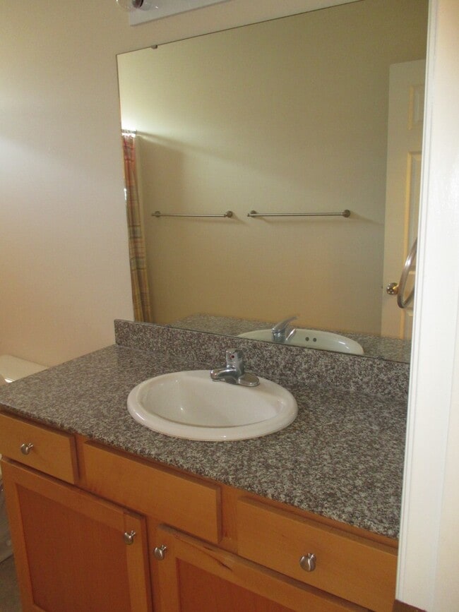 Building Photo - 105 Westwood Ct