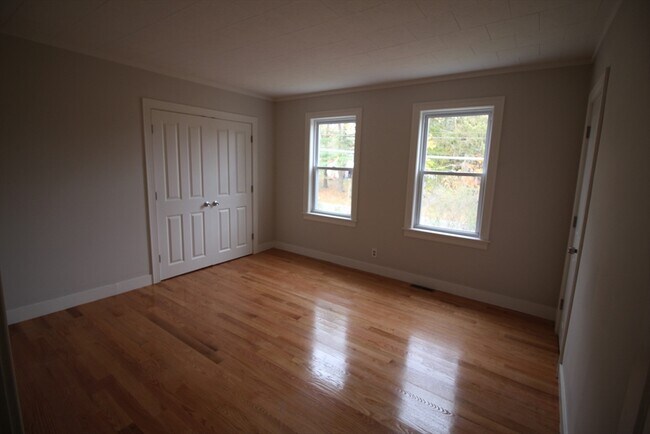 Building Photo - 206 Riverneck Rd
