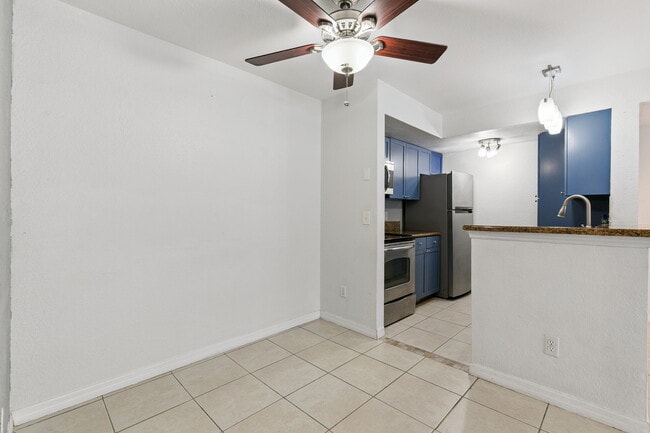 Building Photo - 5112 Conroy Rd